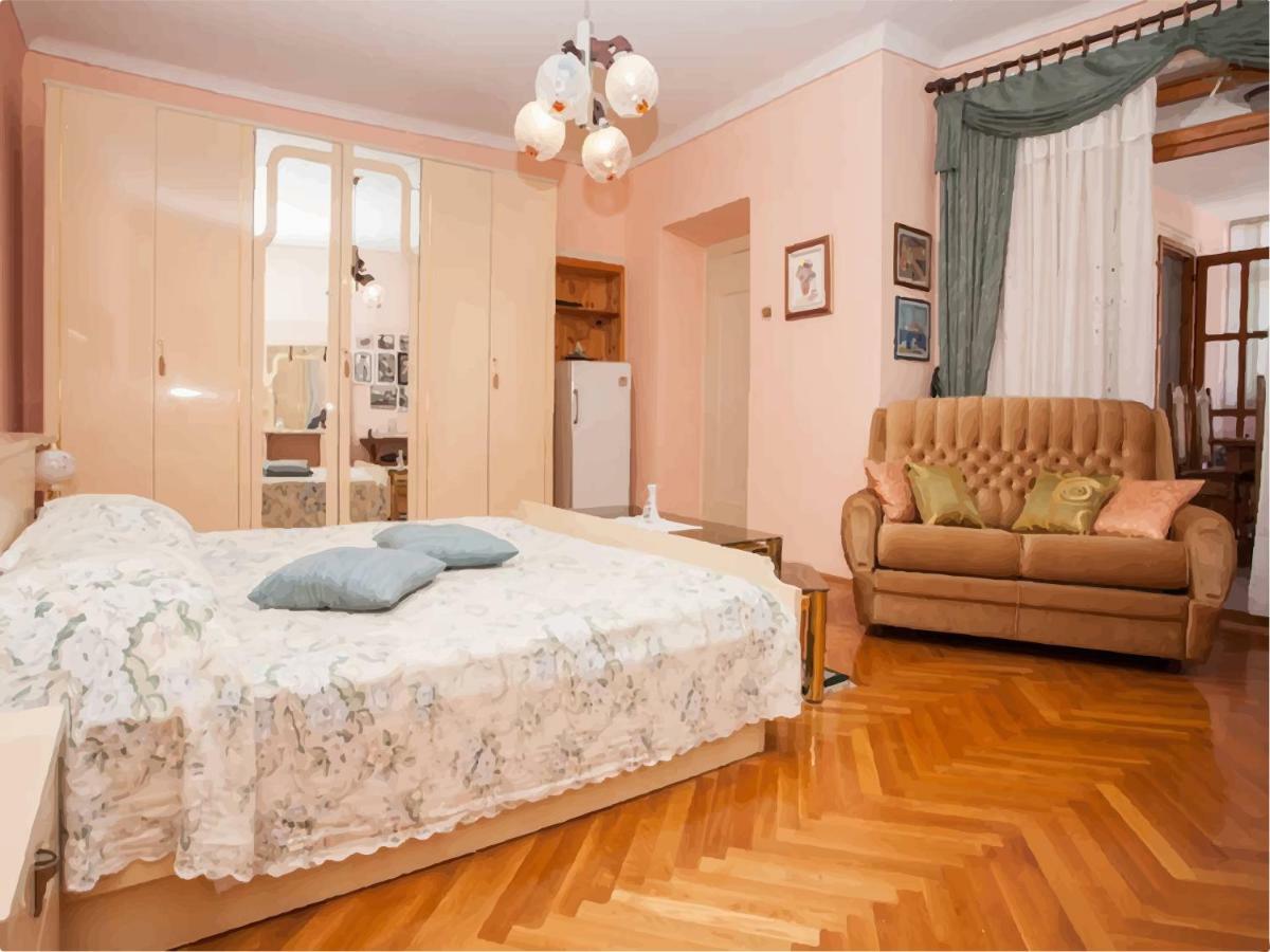 Apartment Carera ロヴィニ エクステリア 写真
